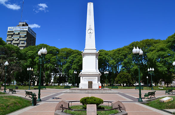 Pirámide en homenaje al Gral. Francisco Ramírez